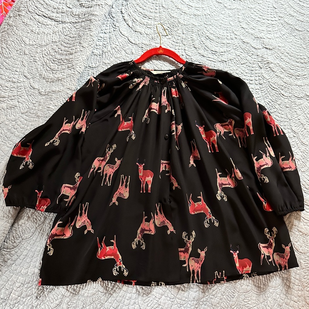 NWOT RARE Tucker 100% silk shirt/classicblouse with DEER Pattern